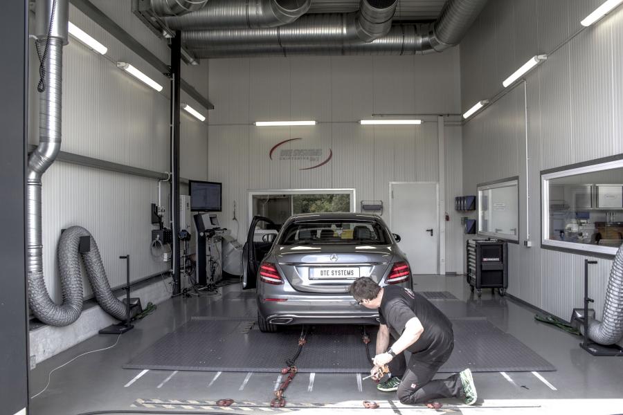  Mercedes-Benz E220 d by DTE Systems 2016 года  (фото 7 из 10)